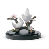Фигурка Lladro Голуби на вишневой ветви 14х11 см, фарфор